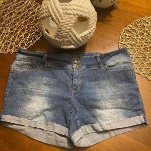 Plus Size Jean Shorts 🩳